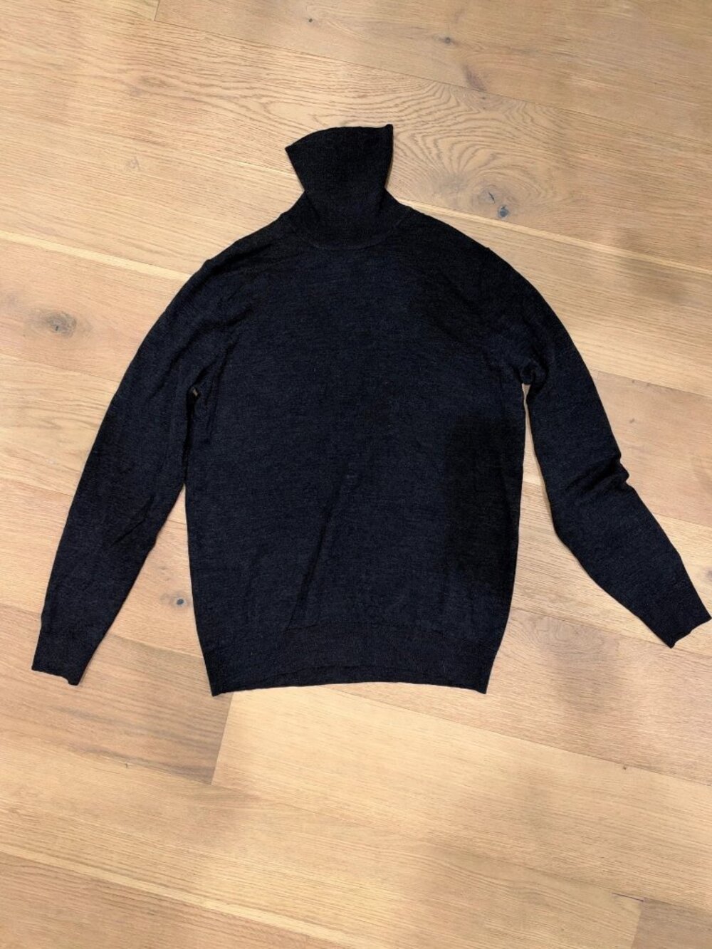 Uniqlo Extra Fine Merino Turtleneck Sweater, Men's L, Heathered Black